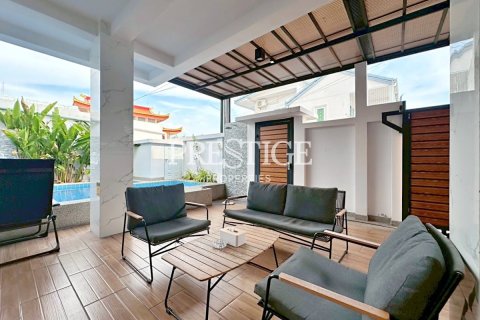 House in Pattaya, Thailand 4 bedrooms № 198142 - photo 22