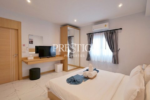 House in Pattaya, Thailand 4 bedrooms № 198142 - photo 17