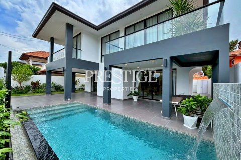 Maison à Pattaya, Thaïlande 6 chambres № 198143