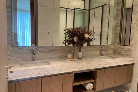 Condo in Bangkok, Thailand, 2 bedrooms № 189903 - photo 4