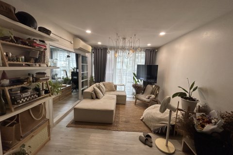 Studio in the Condo in Watthana, Bangkok, Thailand  № 160924 - Foto 4