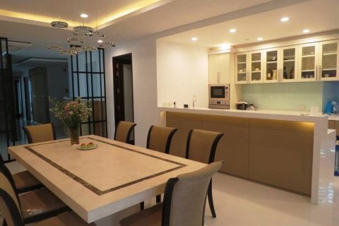 Condominio de 4 dormitorios en Bangkok, Tailandia № 66795 - foto 3
