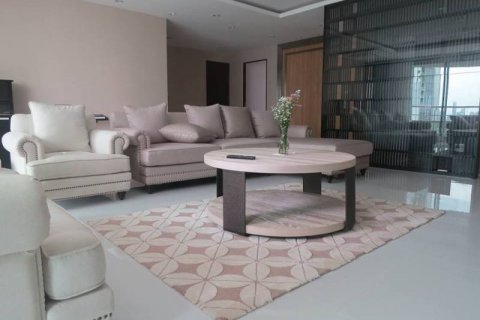 Condo in Bangkok, Thailand, 4 bedrooms  № 66795