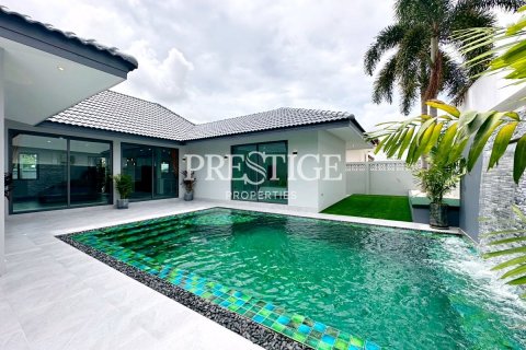 House in Pattaya, Thailand 3 bedrooms № 197972