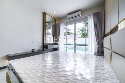 House in Pattaya, Thailand 5 bedrooms № 197975 - photo 8