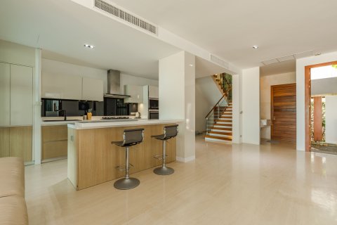 Chalet de 3 dormitorios en Phuket, Tailandia № 137090 - foto 10