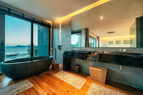 Chalet de 3 dormitorios en Phuket, Tailandia № 137090 - foto 25