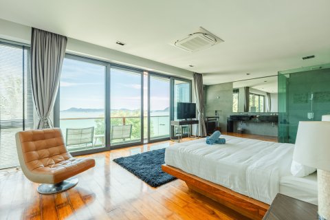Chalet de 3 dormitorios en Phuket, Tailandia № 137090 - foto 23