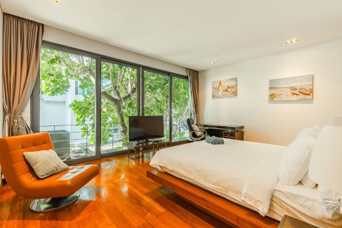 Chalet de 3 dormitorios en Phuket, Tailandia № 137090 - foto 29