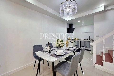 Casa de 2 dormitorios en Pattaya, Tailandia № 209056 - foto 5