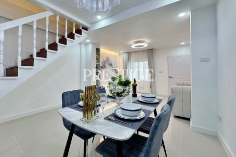 Casa de 2 dormitorios en Pattaya, Tailandia № 209056 - foto 4