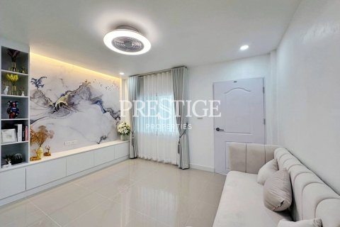 Casa de 2 dormitorios en Pattaya, Tailandia № 209056 - foto 3