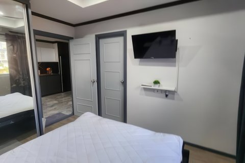 Apartamento de 2 dormitorios en Pattaya, Tailandia № 155519 - foto 12