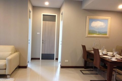 Condo in Bangkok, Thailand, 2 bedrooms № 143708 - photo 2
