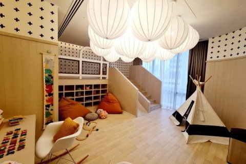Condominio de 2 dormitorios en Pathum Wan, Bangkok, Tailandia № 134061 - foto 12