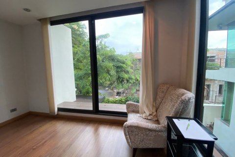 Chalet de 4 dormitorios en Bang Phli Yai, Tailandia № 134063 - foto 15