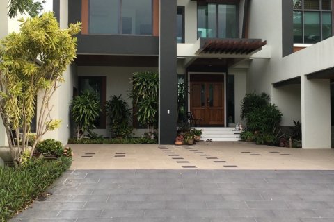 Chalet de 4 dormitorios en Bang Phli Yai, Tailandia № 134063 - foto 2