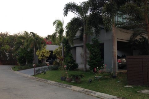 Chalet de 4 dormitorios en Bang Phli Yai, Tailandia № 134063 - foto 20