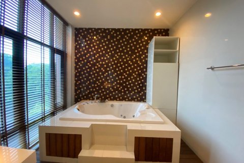 Chalet de 4 dormitorios en Bang Phli Yai, Tailandia № 134063 - foto 16