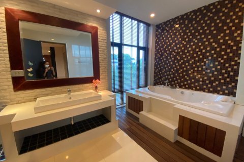 Chalet de 4 dormitorios en Bang Phli Yai, Tailandia № 134063 - foto 17
