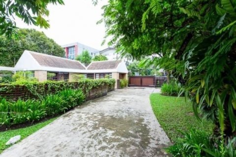 Villa in Watthana, Bangkok, Thailand 4 Schlafzimmer № 134064 - Foto 5
