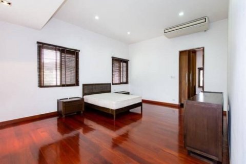 Villa in Watthana, Bangkok, Thailand 4 Schlafzimmer № 134064 - Foto 19