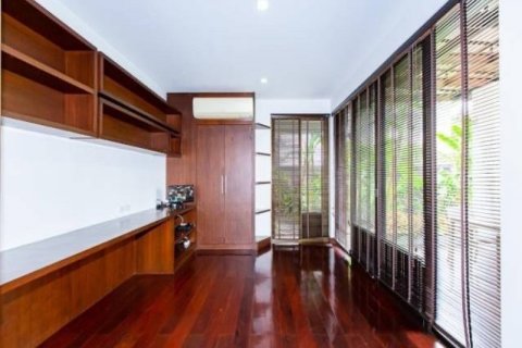 Villa in Watthana, Bangkok, Thailand 4 Schlafzimmer № 134064 - Foto 8