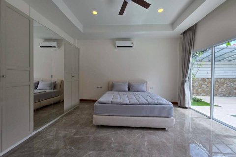 Casa de 3 dormitorios en Pattaya, Tailandia № 144465 - foto 22