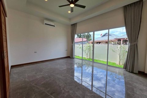 Casa de 3 dormitorios en Pattaya, Tailandia № 144465 - foto 12