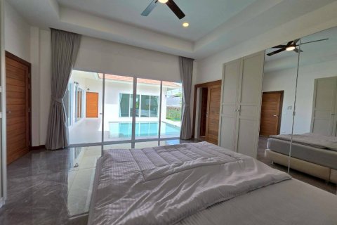 Casa de 3 dormitorios en Pattaya, Tailandia № 144465 - foto 15