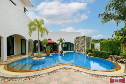 Villa à Pattaya, Thaïlande 6 chambres № 194130