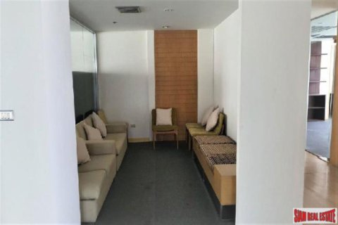 Office à Bangkok, Thaïlande 318.6 m2 № 194129 - photo 3