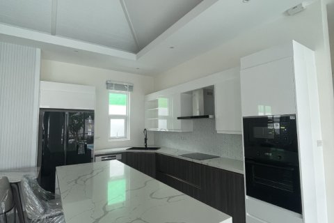 Chalet de 3 dormitorios en Hua Hin, Tailandia № 169976 - foto 3