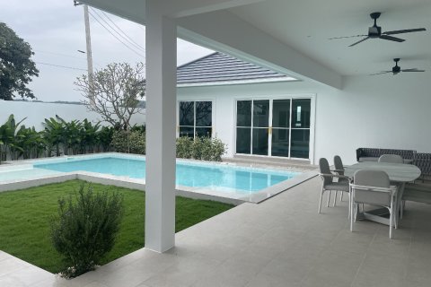 Chalet de 3 dormitorios en Hua Hin, Tailandia № 169975 - foto 12