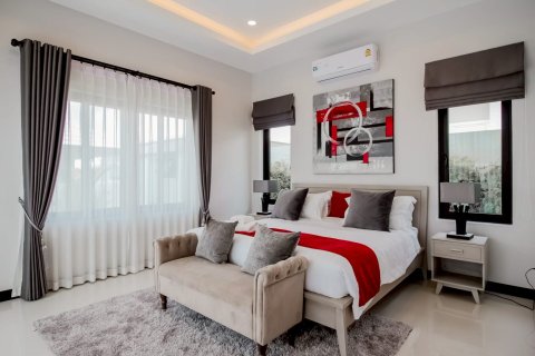Chalet de 3 dormitorios en Hua Hin, Tailandia № 169977 - foto 3