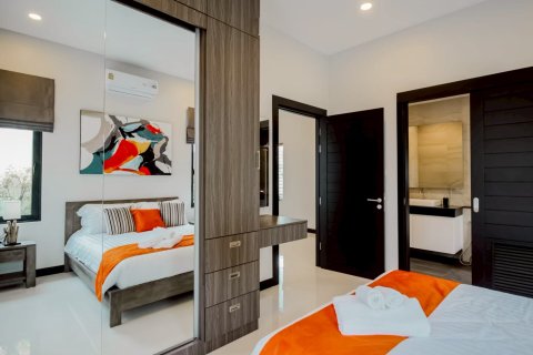 Chalet de 3 dormitorios en Hua Hin, Tailandia № 169977 - foto 10