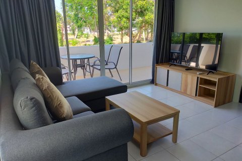 Apartamento de 2 habitaciones en Pattaya, Tailandia № 205762 - foto 2