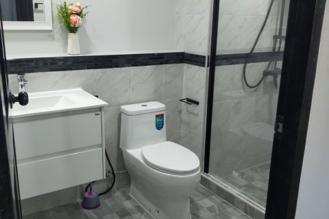 Apartamento de 2 habitaciones en Pattaya, Tailandia № 205762 - foto 7