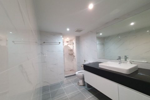 Condominio de 2 dormitorios en Bangkok, Tailandia № 143301 - foto 11