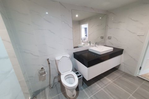 Condominio de 2 dormitorios en Bangkok, Tailandia № 143301 - foto 13