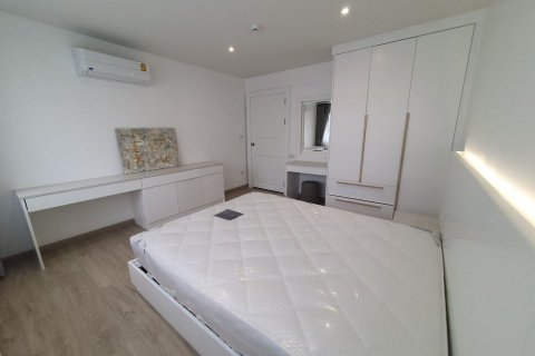Condominio de 2 dormitorios en Bangkok, Tailandia № 143301 - foto 17