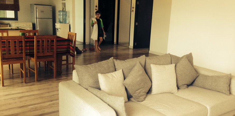 Condominio de 3 dormitorios en Phra Khanong, Bangkok, Tailandia № 143303