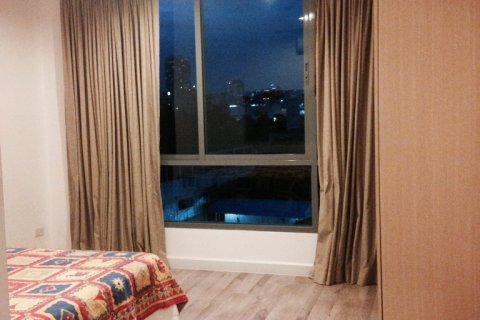 Condominio de 3 dormitorios en Phra Khanong, Bangkok, Tailandia № 143303 - foto 9