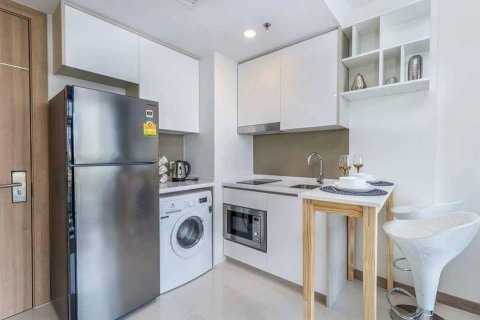 Studio dans le Condo à Pattaya, Thaïlande  № 151401