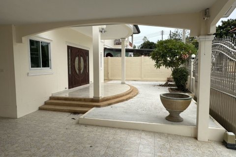 House in Pattaya, Thailand 4 bedrooms № 151398 - photo 5