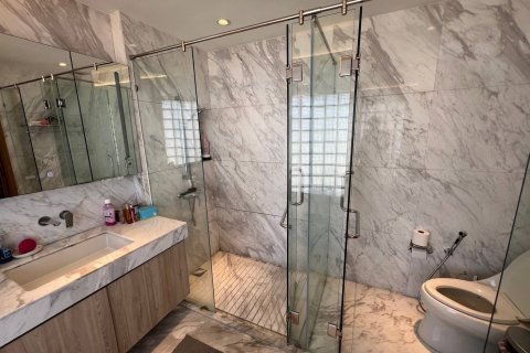 Condominio de 3 dormitorios en Bangkok, Tailandia № 144616 - foto 15