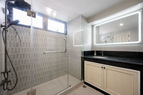 Condominio de 3 dormitorios en Bangkok, Tailandia № 144617 - foto 18