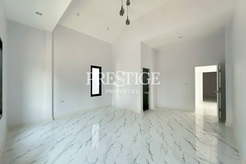 Casa de 3 dormitorios en Pattaya, Tailandia № 208993 - foto 12