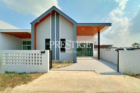 House in Pattaya, Thailand 3 bedrooms № 208993