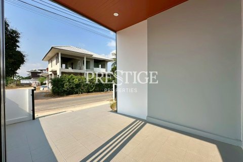 Casa de 3 dormitorios en Pattaya, Tailandia № 208993 - foto 19